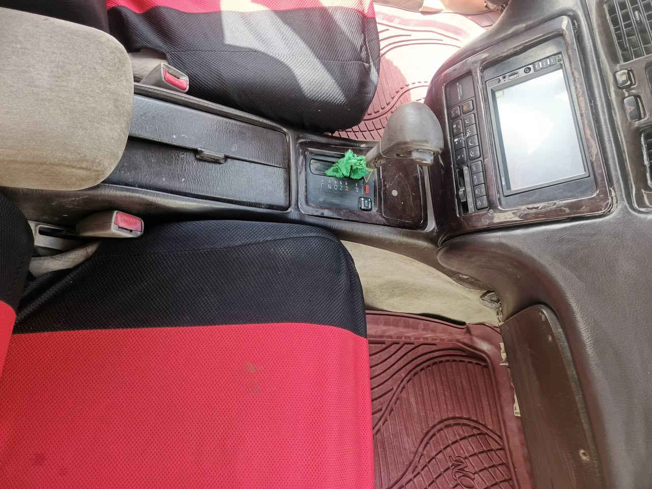 بطه 1992 انبار بأسم والد من العماره شرط التحويل مكفوله كص ونقل كفاله من لضربه القويه صبغ عام كير مكينه  حداديه تخم تاير تواخل كله حلوه كهربائيات شغاله غرفه جديده سياره مال جناي سعر 37وبيه مجال عنوان ميسان المجر الكبير ***********0 بيه واتساب
