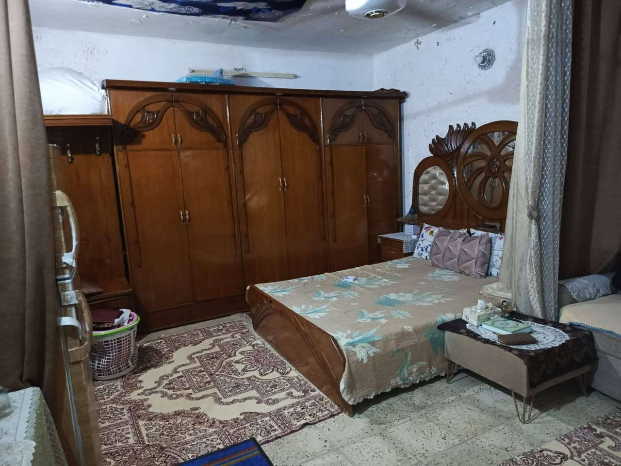 غرفه اخشاب للبيع مكاني بغداد شهداء السيديه سعرها 300   الاتصال ***********
