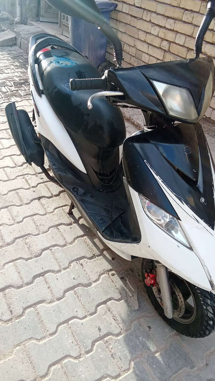 السلام عليكم دراجه ثعلب 140 دراجه كفاله عامه قبل يوم منزله من الرمبه كفاله عامه متسمعلهه صوت الدراجه ما مستخدمه فووووؤوووووووووول. بعدهه بدهن اليابان   السعر 825 
المكان بغداد الشعله 
للاستفسار ***********
