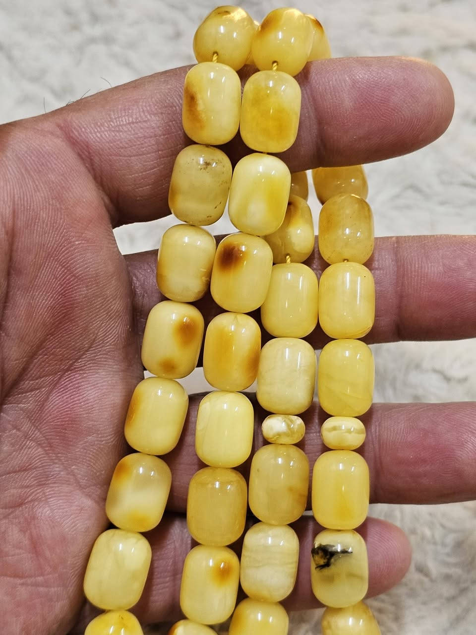 عودة مع عشاق المسابح الخشنه 
مسبحة من كهرب بحر البلطيق الحر الطبيعي قليل الشوائب وبجراخه برميلي صندوقي  شرط وضمان مدى الحياة بأصالة الخامة لاكبس ولاضغط ولا مسال ولامعالج ولاكهرب صيني 
وزن ٤٧ غرام ٤٨ حبه قياس ١٠×١٣.٥ ملم


**إذا كنت صاحب هذا الإعلان وتريد حذفه لأي سبب، رجاءا أرسل رسالة إلى الدعم الفني**