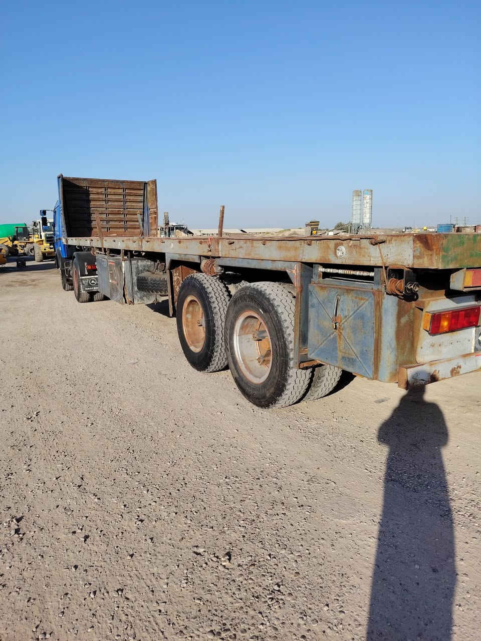 سيارة للبيع
البي موديل 88
راس تريلة بلادي سبرنك
شاصي باج بطن بلادي 
مكينة 8 سلندر
گير 190 برميل
عربانة بلوم
***********
