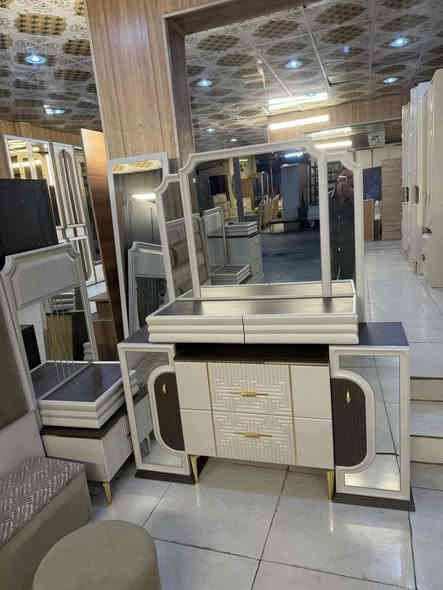 مليون و٨٠٠ للحجز سكرين ع واتساب 

***********
