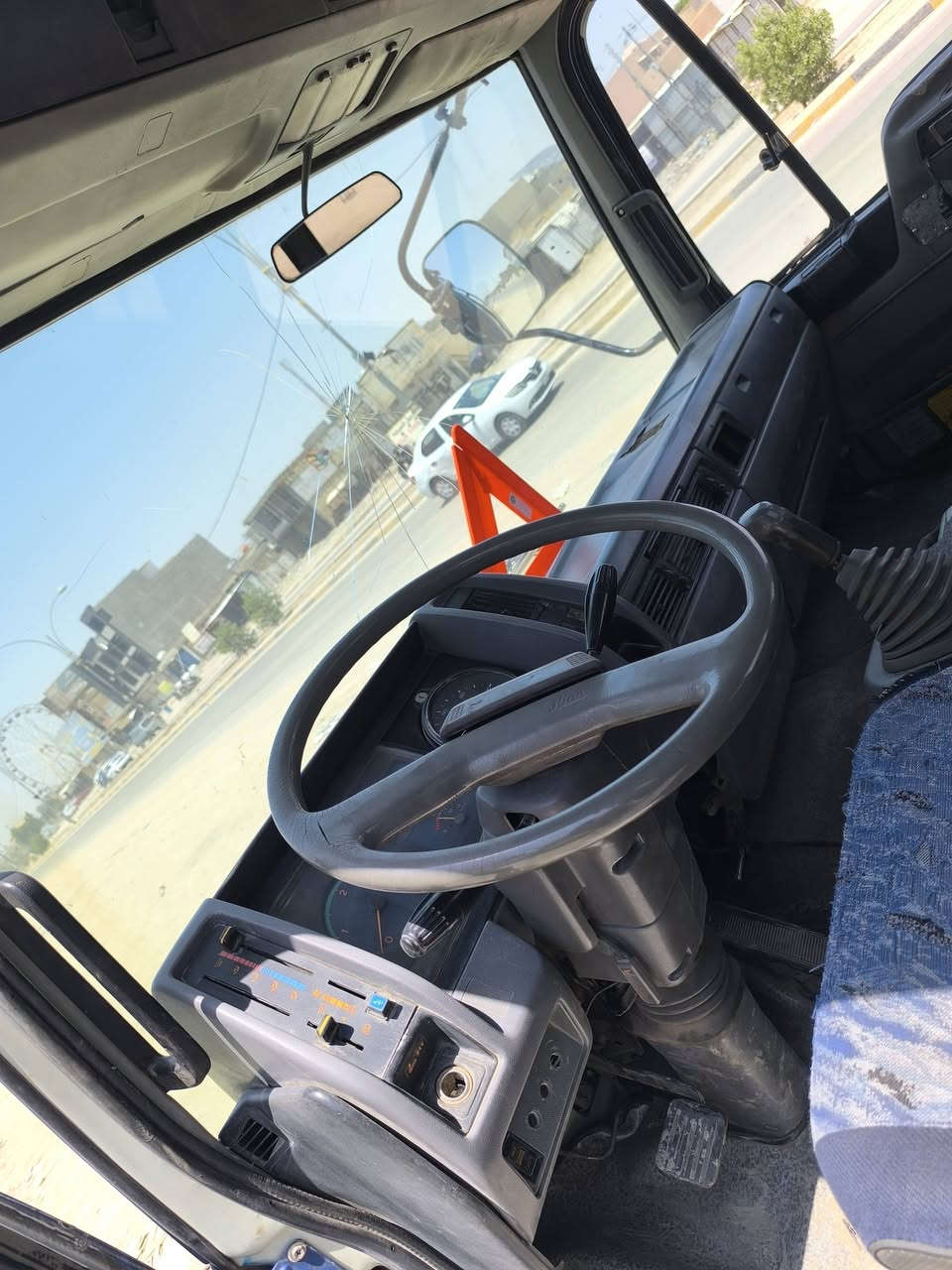 السلام عليكم هينو طيره للبيع مكينه 70 عادي 
موديل 92 طول سته اله عشره رقم كربلاء الماني  
شاصي مكفول مكينه ستندر ما مفتوحه بيها خيط بخار ماكو تنقيص 
قماره مال حاويه 
مكان حله 
رقم الاستفسار *********** مكلف بالنشر مو شراي لا يتصل
