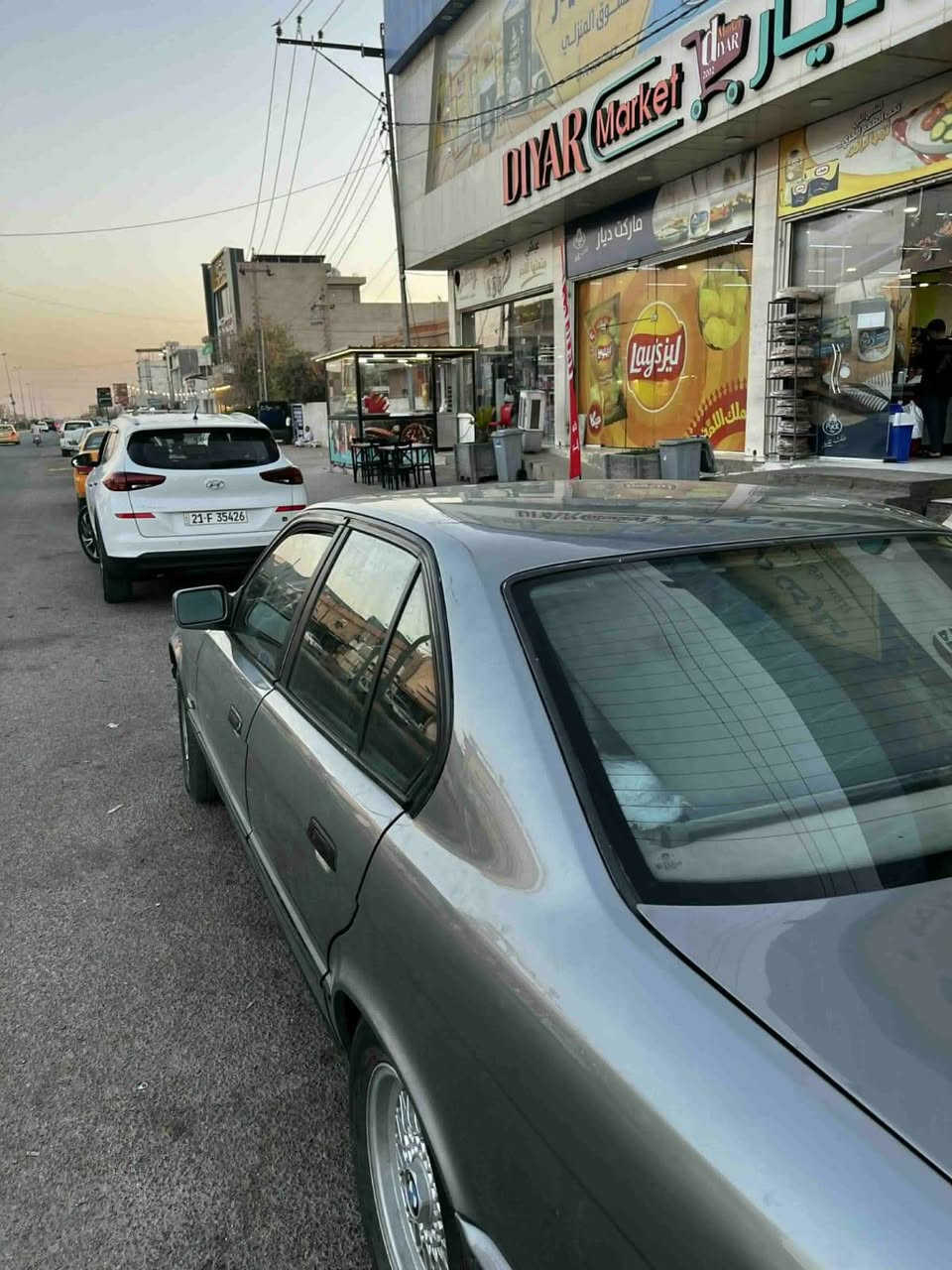السلام عليكم 
بي ام موديل ١٩٩١ 
٥٢٥ كير اوتوماتيك
رقم كركوك سنوية جديدة لحد ٢٠٢٩ 
بها بطاقة بنزين 
تبريد
شرط تحويل و غرامة 
سعر : ٦٠ بها مجال بسيط لطيبين
*********** اسیا
*********** واتساب كركوك, العراق
