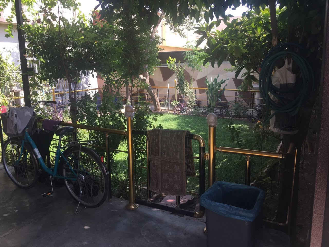 مكتب السيد للعقارات 🏡
🔹 للبيع – دار طابقين 🔹
📐 المساحة: 300 متر شارع واسع منطقه راقية
📍 الموقع: حي الواسطى – مقابيل حسينة جعفر الصادق 
✅ الطابق الاول -2غرفه نوم -ربعه -هول -صحيات -مطبخ -والطابق الثاني -4 غرف نوم -صحيات 
💯 فرصة مميزة للتمليك
💸 #بسعر_مغري_جدا- ومناسب -جدا

📞 للاستفسار:
📱 ***********
📱 ***********

📌 عنوان المكتب:
حي الواسطي - قرب حسينية جعفر الصادق
