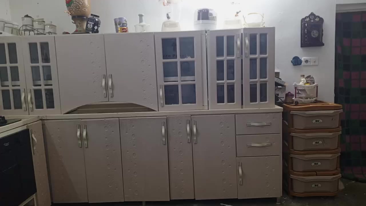 سنك مع تعليكه مع طباخ ومايكرو للبيع مكان كركوك حي خضراء ***********
