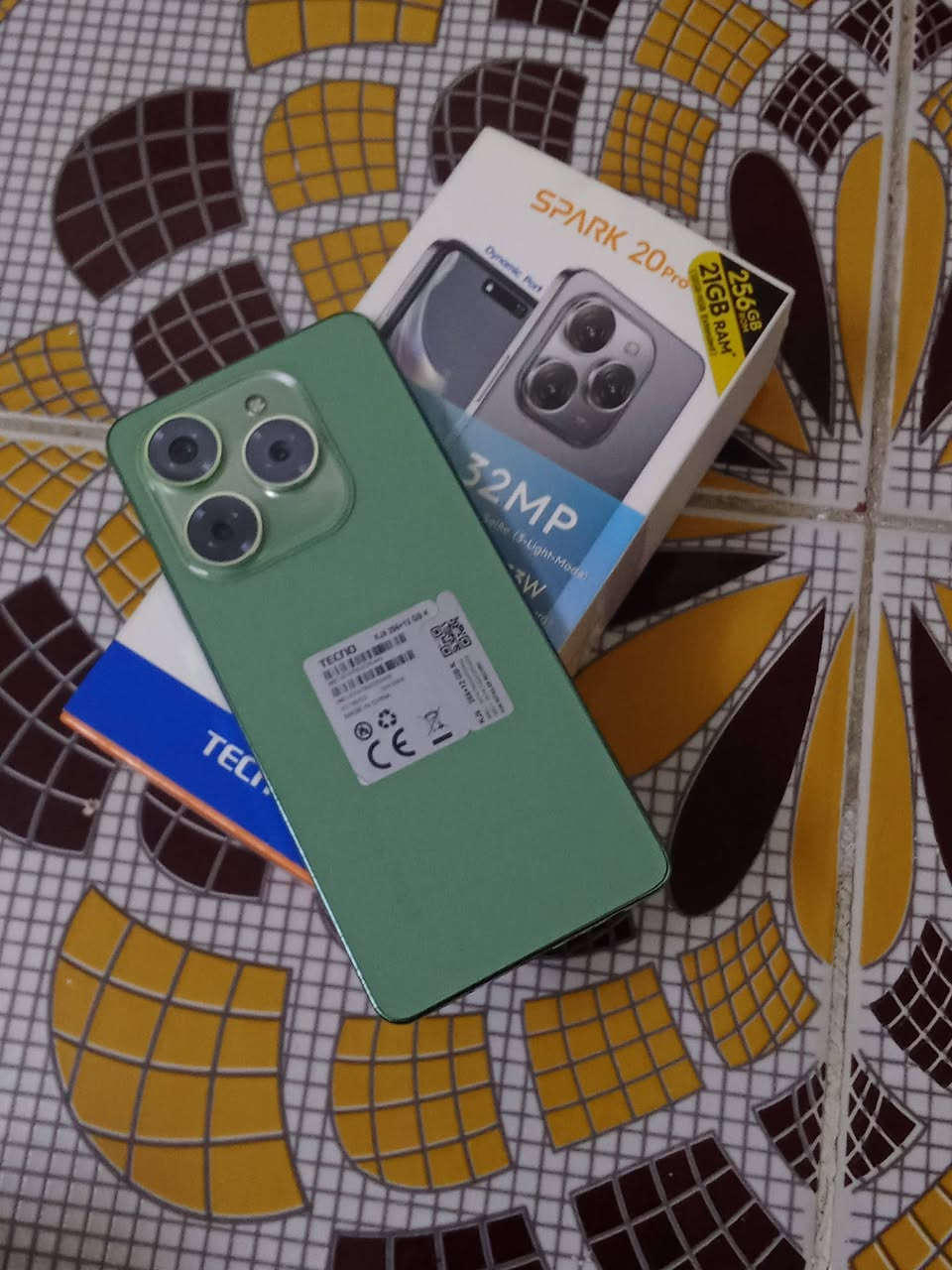 للبيع تيكنو اسبارك 20 برو جهاز حيل نضيف ما مفتوح كبس كامره108mp, ذاكره 256, 120HzفولHd ,سعر 175 او بي مجال لشراي ***********
