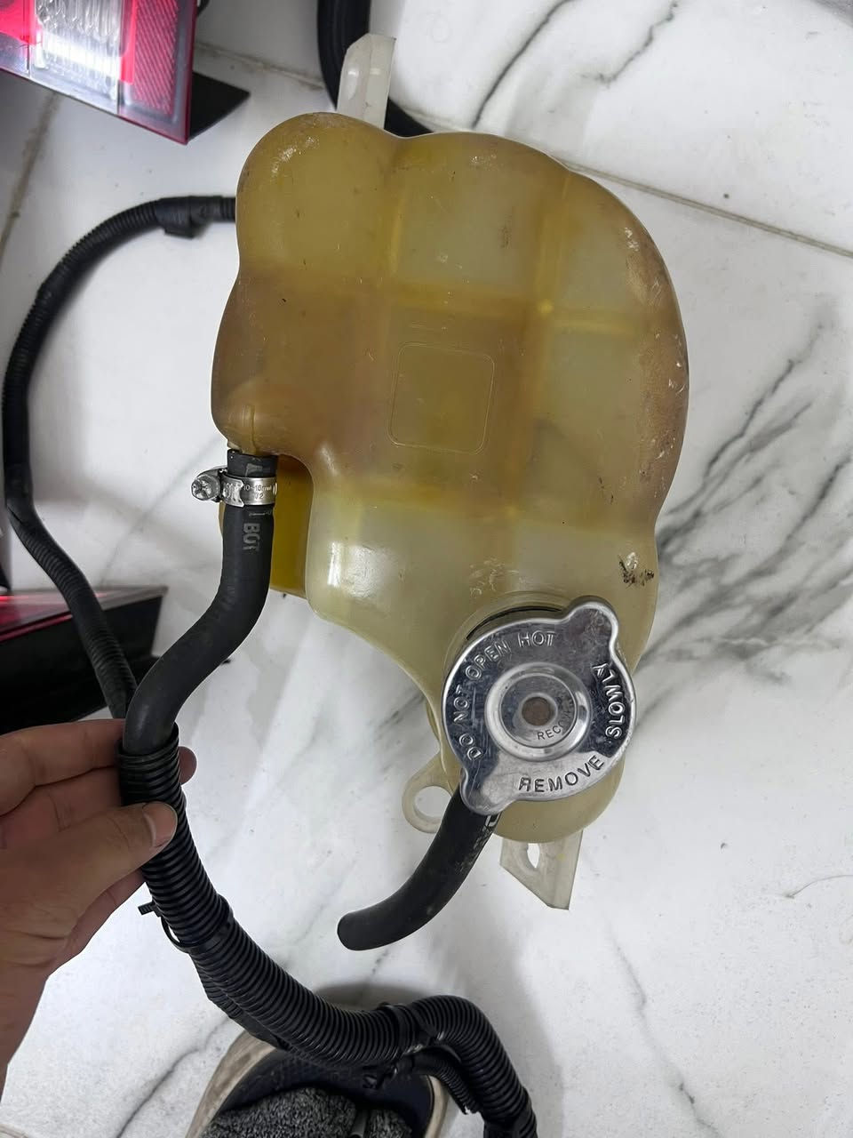 سلام عليكم لايت بكلايت جورني دبه مي  اصلي تفصيخ
عنوان بغداد أكو توصيل جميع المحافظات ***********
