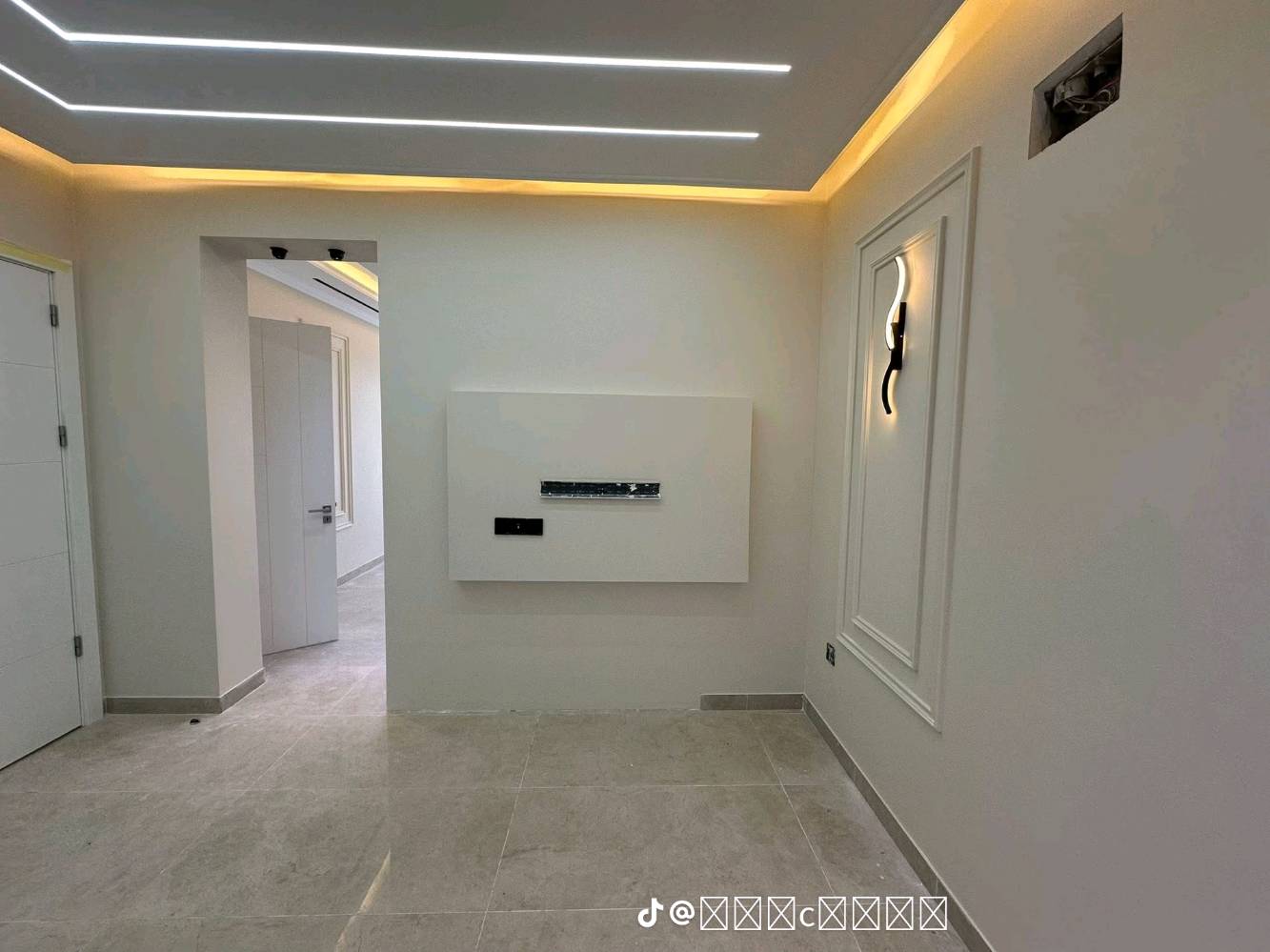 تم وبحمد الله أنجاز بيت الأخ (علي الغزالي )في حي الجامعة صبغ جداران و جبس بورد والحدادية ديكورات أياد الخالدي جهزة المواد اصباغ جوتن - النجف  اللؤلؤة الذهبية لتجارة مواد البناء والديكور ***********