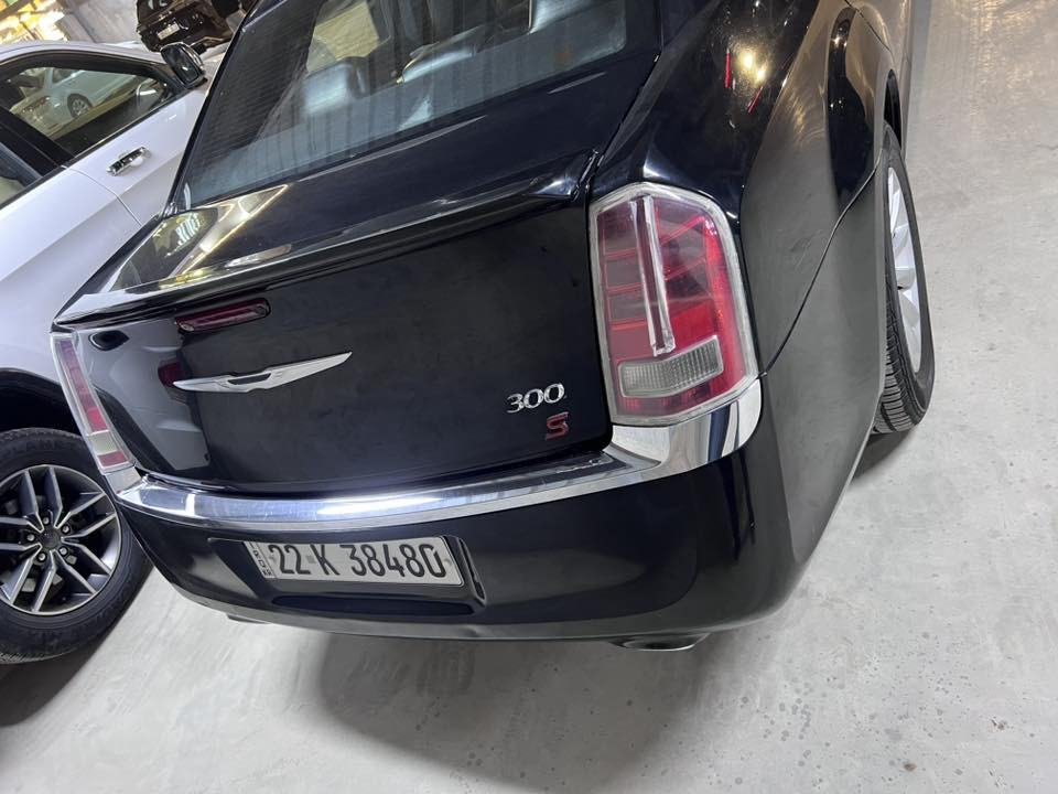 يا الله
سلام عليكم 
للبيع اوباما كرايسلر   وارد امريكي
موديل( 2014) C 
رقم اربيل  بأسمي هزه جديدة سنوية جديده لل2031 تحويل مباشر 

مكفولة من كلشي 
تو ويل
كلين تايتل صار بيها طخة بالجاملغ الامامي موضح بالسونار الباقي مكفول 
ماشيه 170الف 

فول المواصفات :
*حجم المحرك 3600 .
*كير طيارة.
*اللون اسود .
* پانوراما . 
* مصابيح امامية زنون مع LED .
* شاشه كبيرة 
* سستم صوت
* داخل جلد لون اسود 
* مقاعد أمامية كهربائية عدد 2 . 
* مقاعد أمامية  وخلفية تبريد وتدفئة . 
* تشغيل عن بعد . 
* تدفئة ستيرن . 
* محدد سرعة . 
* تلفون بلوتوث . 
* كاميرا خلفية .
* مرايا متحسسة للاضاءة العالية .
السعر : 180وبيها مجال 
للاستفسار 📞: ***********
