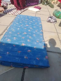 سرير • أثاث • غرفة نوم