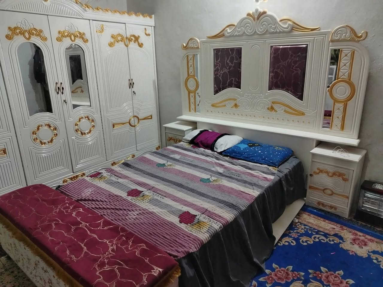 السلام عليكم ورحمة الله وبركاته غرفه نوم جديده استخدام شهرين فقط للبيع السعر مليون وبيها مجال الشراي للاتصال على الرقم ***********
