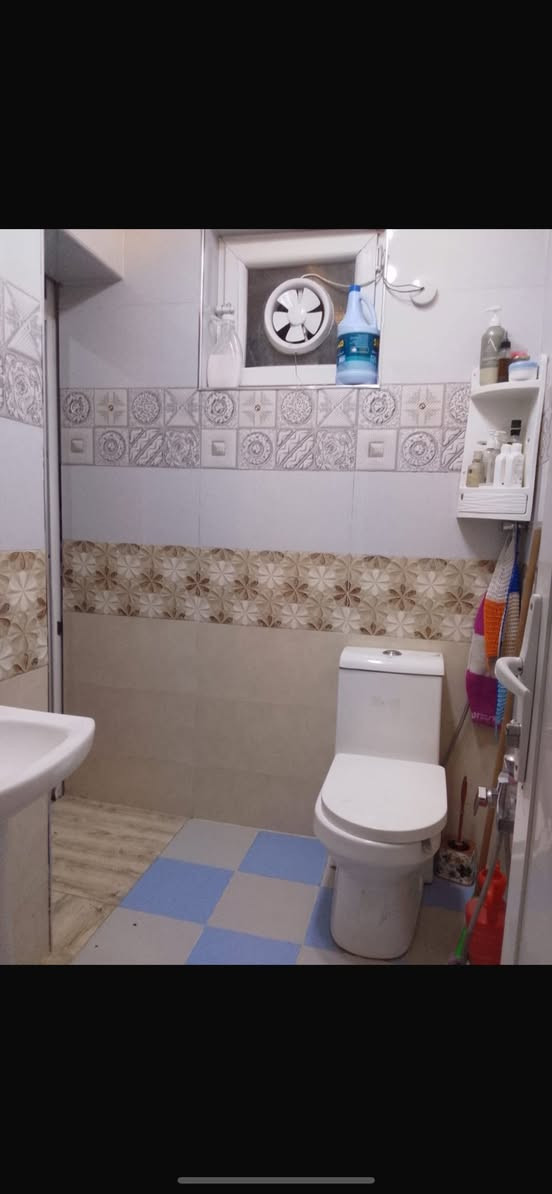 بيت ١٠٠ متر الخطيب الزراعي شارع الرسول يحتوي ع قاط ثاني معزول السعر ١٣٠ وبي مجال للاستفسار الاتصال ع الرقم فقط ***********
