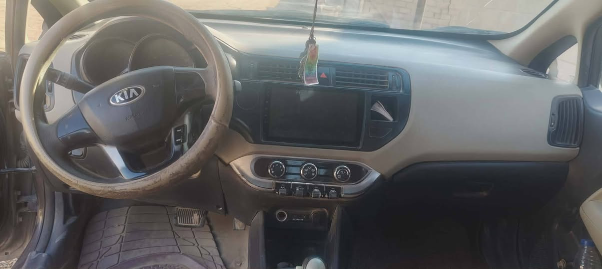 سلام عليكم كيا ريو 2014مكفوله كفاله عامه عده الجملغ الايسر بي بارد سياره كل نقص مابيه مال بيت  للستفسار رقم التليفون ***********
