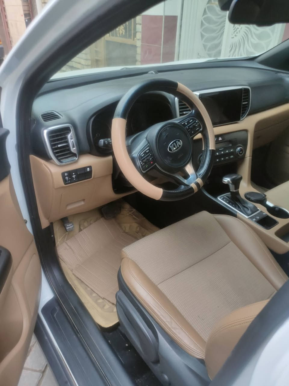 سبورتج خليجي موديل ٢٠١٩ مكينه كير مكفوله السياره ماشيه ٦٦ خاليه من الصبغ والتبديل عدى بارد مؤشر بالصوره مكان السياره بغداد السعر ١٨٤ رقم التلفون ***********
