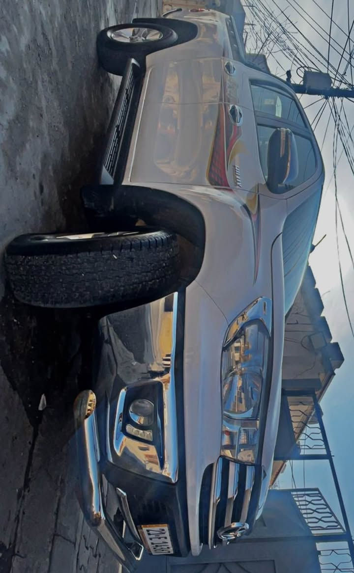 تاقانە تاقانە  🎌🤍📦📦
مواسەفات دەرەجە یەکە 
گێڕ تۆماتیکە 
دەبڵ ئەکسل و گێڕ و مەکینە بەشەرت 
پارچە ساغە 💎
بێ بۆیاغ🤍  
تەنها یەک بست تاعدیلی هەیە لە بۆدی دواوە لای سەیاق 
بەڵام زۆر جوان چاک کراوە پێیەوە دیار نیە 
جوانکاری کاملە هۆک و سمێڵ و باڵ و ناو بۆدی کاملە 
چوارتایەی لۆکی لە ژێرە ٪ ٩٠  پاکن 
تەنها 145000 ڕۆیشتووە 
ژم: *********** 
نرخ:٢٥٠$ گەڵا و مەجالێکی برایانەی تێدایە رانية, السليمانية
