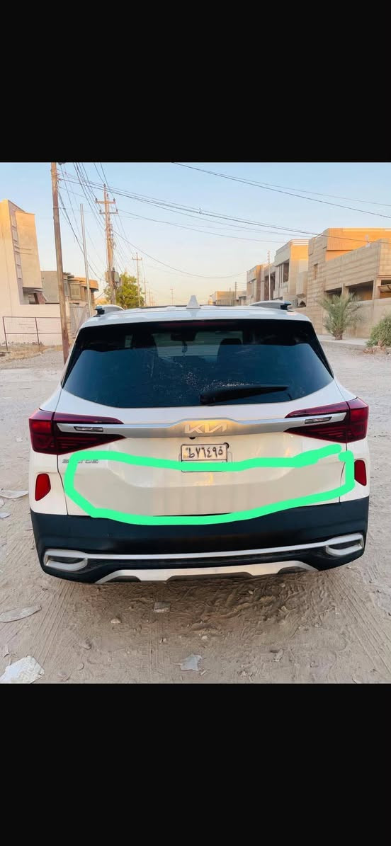 كيا سلتوس موديل 2023. وارد كندي 
بدون رقم.     
مكينة 2000 دوش  السيارة فول بصمة 
فتحة تشغيل عن بعد 
رادارات. 3 انضمة قياده 
كشانة تدفئة ستيرن تدفئة 
هواي مواصفات بيها.   ماشية 62 الف 
الضرر الجنطة فقط بدون دواخل
العنوان سامراء 
الاستفسار ***********. سامراء, صلاح الدين
