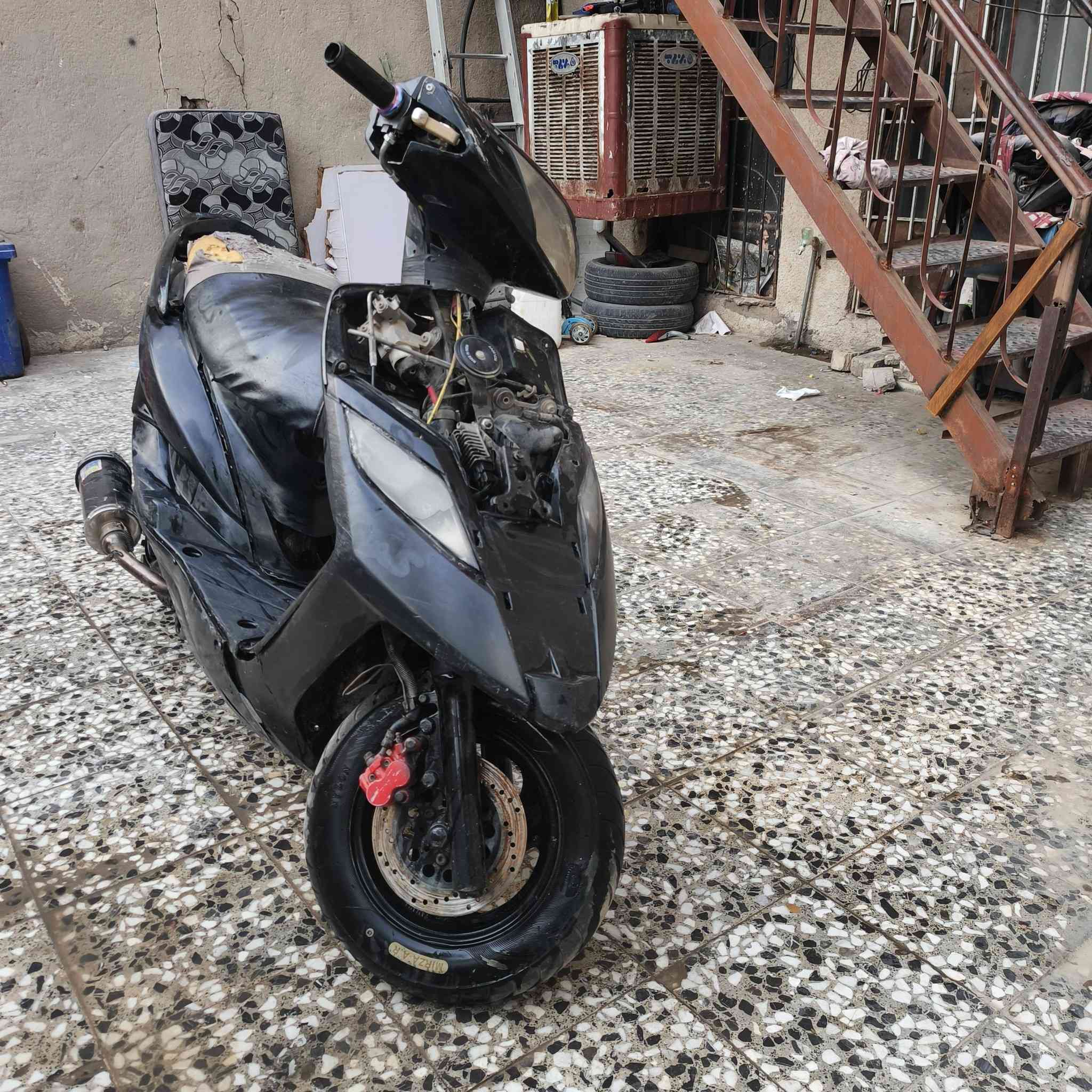 الدرجه بوشه 58كلجات رياضيي
بس للدراحه جاي امشيي بيها وطفتت بس مكايمه  تفتر المروحه 
بس ابيعع كوم حديد 
السعر 300بيهاا مجال
رقم***********
