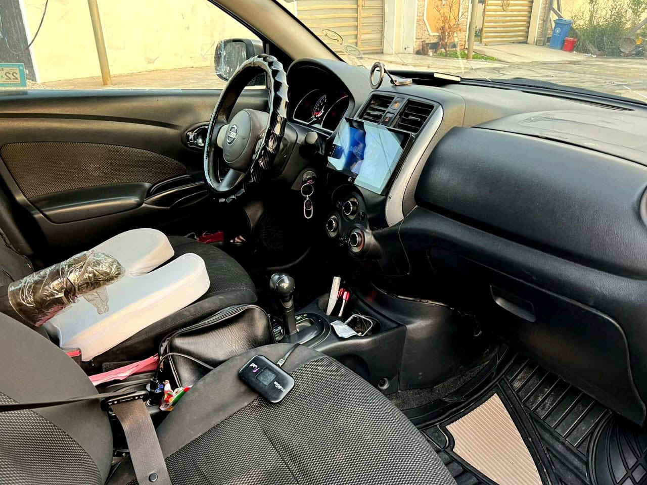 نيسان فيرسا ٢٠١٣
وارد أمريكي نقص بس دعامية 
حادثها بجم من امريكا ومسوي 
حدادية صدر قبل شهرين مبدلة 
كير مكينة خير من الله سيارة جاهزة مال بيت ومرتبة بيها نقوصات قليلة كلش العنوان بغداد
السعر ٧٨ وبيها مجال بسيط حك الجية صاحبها موجود تحويل مباشر  
غير متواجد على الفيس 
رقم الهاتف :*********** ابو زينب//مكلف بل منشور
