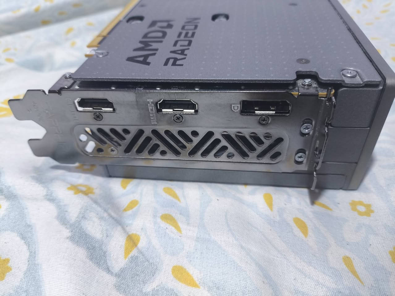 كرت مستخدم
الموقع البصرة

 لايوجد توصيل

سعر المطلوب 725 وبي مجال
التواصل واتس ***********

Sapphire Nitro+ Radeon RX 9060 XT 16GB

