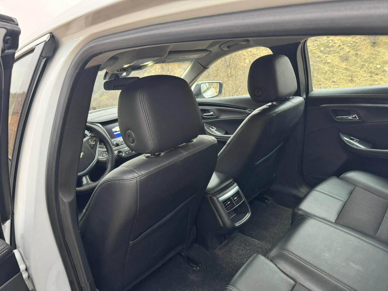 شۆفلێت ئیمپالا📦✨
مۆدێل:2019
مواسەفات:LT
بەسمەو شاو قاسەیە فوولە سایەرەکە تابلێ جوانە بێ مەسەرەفە چوار تایەی تازە رەقەم سەنەوی هەمووی تازەیە سەیارەکە بێ مەسرەفە  کووشن کارەبای و نیو جلد  چوار تایە و ویلی پریمەری بیلادی خراوەتە سەر  رەسم سۆنەرم داناوە  
نرخ:163 مەعامەلە 
ژ.م:*********** كركوك, العراق
