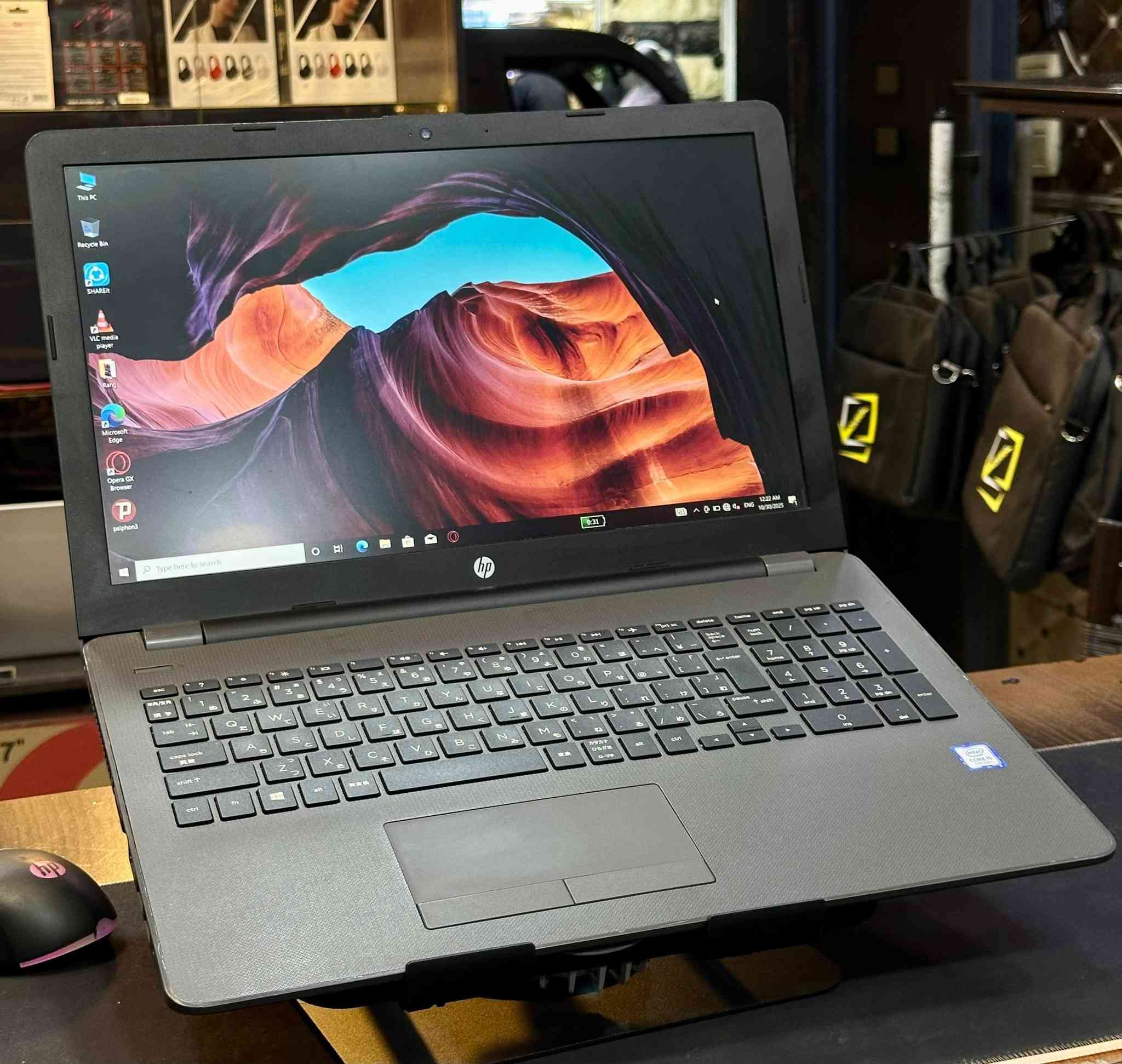 لابتوب HP 250 G6 (المعروف بالسرعة و خفة الوزن)

كور i5 الجيل السابع - هرتزية قوية 2.50 

رام 8 كيكا DDR4 

هارد 256 SSD 

كارت شاشة Intel UHD Graphics 620 حجم 4 كيكا 

كيبورد عربي انكليزي

شاشة 15.6 FHD 

#السعر 245 ألف مع: (الشاحن + حقيبة + ماوس + ماوس باد + هدفون)

بغداد شارع فلسطين (توصيل #مجاني بكل العراق)

*********** (موجود واتساب)

🔺 #ملاحظة: اللابتوب مع الملحقات يوصلك داخل كرتونه، بكل عنايه وأناقة (مثل الجديد بالضبط)
