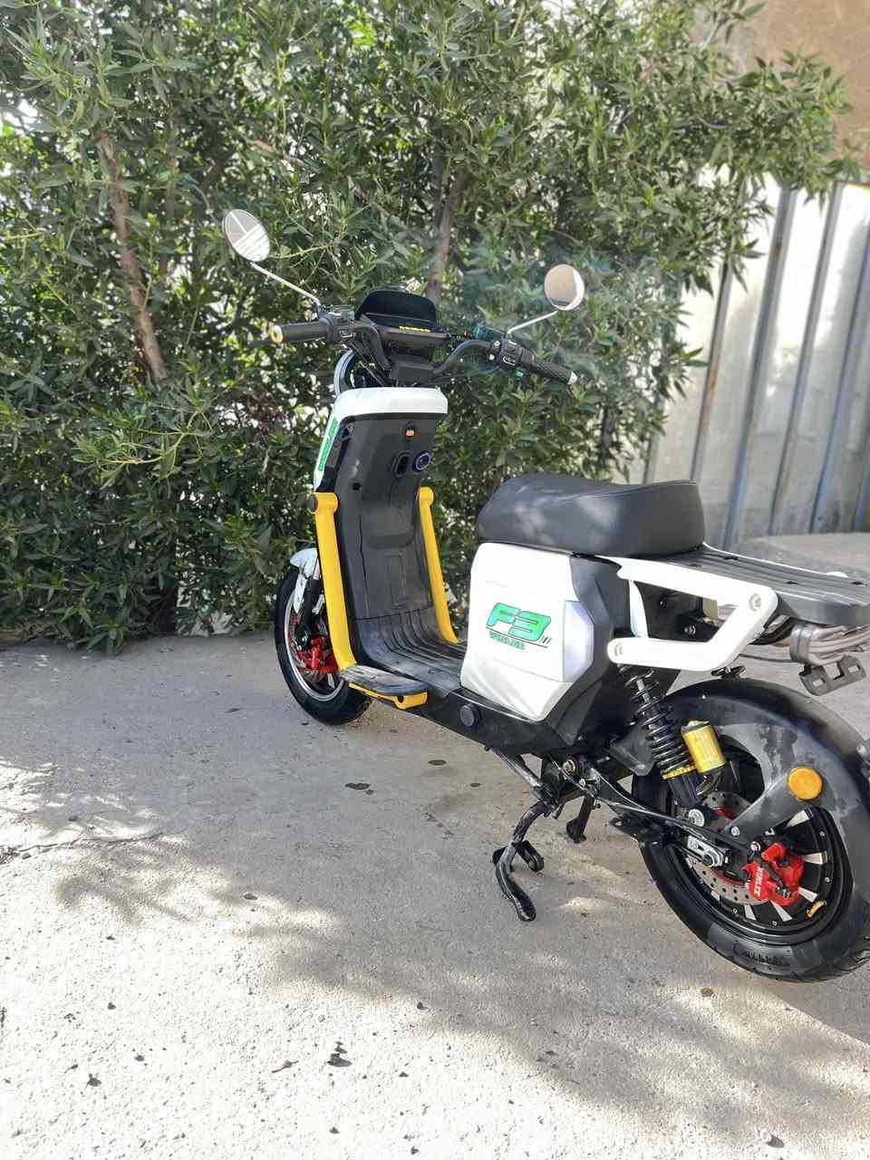 سلام عليكم دراجه شحن
نوع F3 سرعه 110 

بطاريات ٥ كبار ٢٠٢٦

نواقص بصيطه

 لاستفسار ***********

السعر ٤٧٠ مكاني بغداد حي العامل
