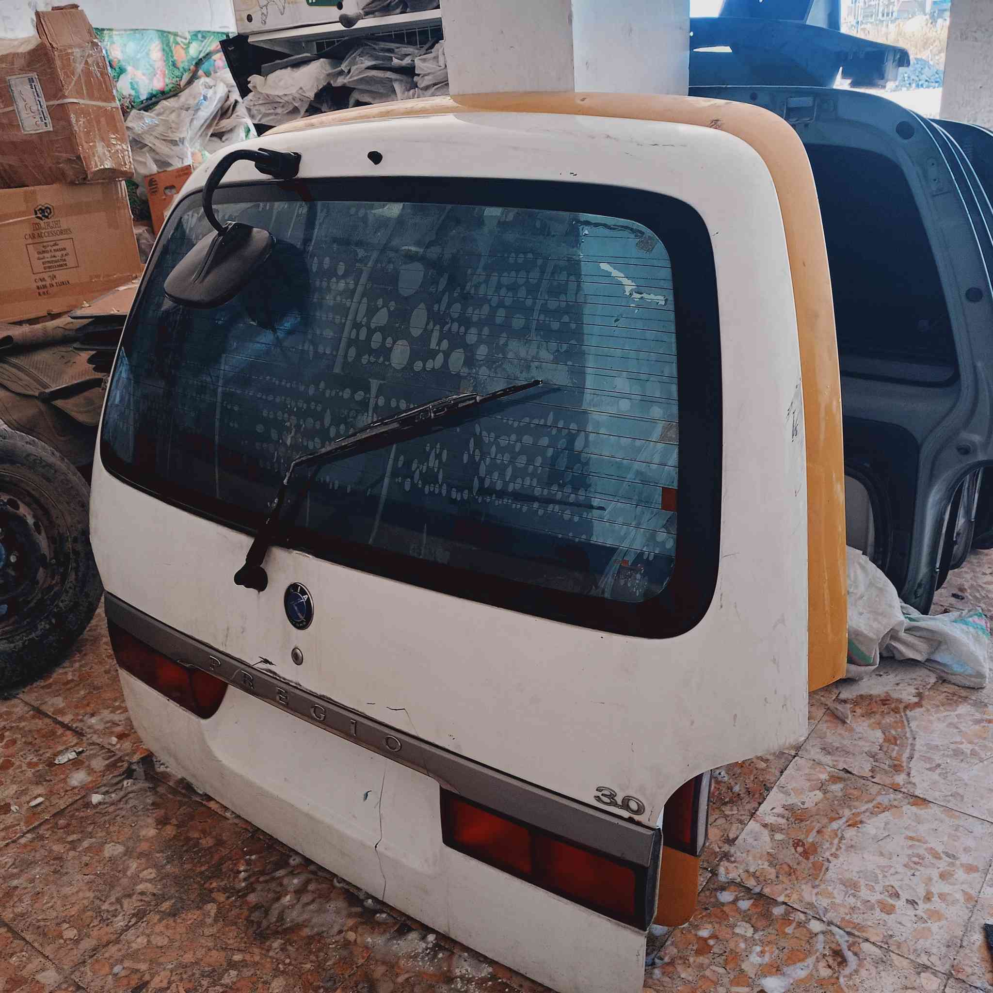 سلام عليكم وصول غراض حاويه كيه بريجو 
العنوان الناصريه تحويله الاسكان الصناعي 
*********** جمله / مفرد
