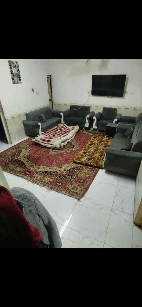 بيت للبيع/ السماوه 
------------------------
منطقة حي الشهداء الثانيه 
------------------------
مساحه ٢٠٠ متر طابقين 
------------------------
٤ غرف وصالتين وبراني ومطبخ وصحيات 
------------------------
السعر ١٦٠ مليون مع المجال 
------------------------
*********** / ***********
------------------------
للإستفسار مراجعة مكتب مكتب قاسم كاظم الإسكان قرب كافتريا كناري مستعدون للاستقبال كافه العروض
