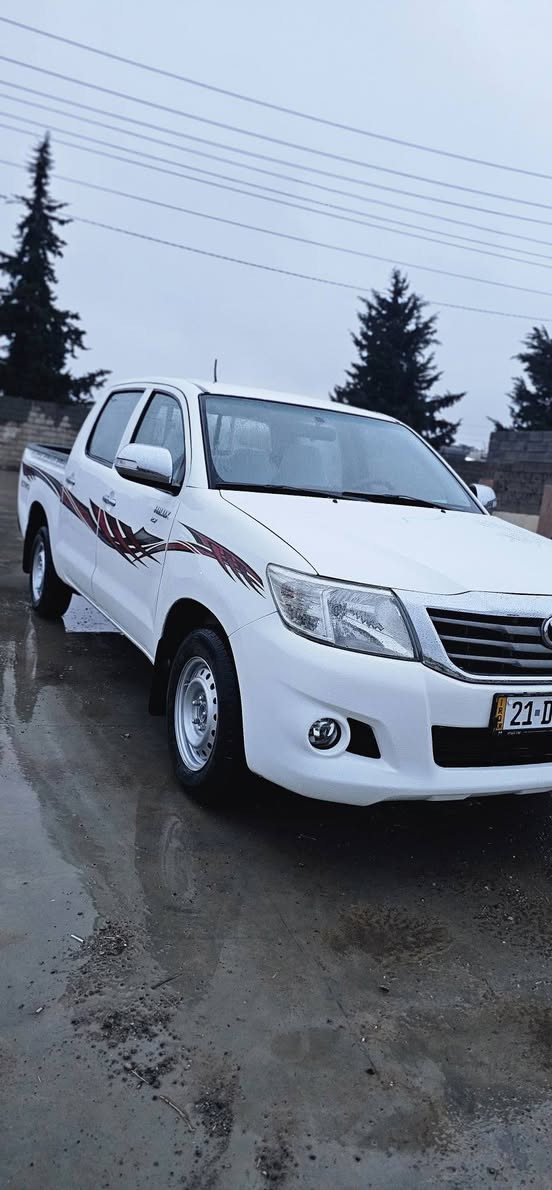 توێتا مەرزیە 2015 پارچە ڕەش لەسەر ساغی بۆدی بیلاد 160 هەزار ڕۆیشتوە مەکینەی نەکراوەتەوەو بەشەرت سەنەوی بەسەر نەچوە تەحویلو غەرامە بەشەرت 
نرخی 187 گەڵاو کەمێک مەجال 
شوین چوارقوڕنە 
بۆزانیازی زیاترپەیوەندی بکەن بەم ژمارە
ژ.م *********** رانية, السليمانية
