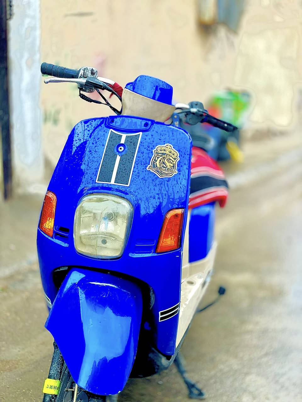 بوليس للبيع
السعر 700 وبيهة مجال للجيه 
مكان ناصريه سوق الشيوخ كرمت بني سعيد 
اي نقص ما بيهة مفتوحه بس ولفات وناعمه كلش كلش اليريدهة هذة رقمي ***********
