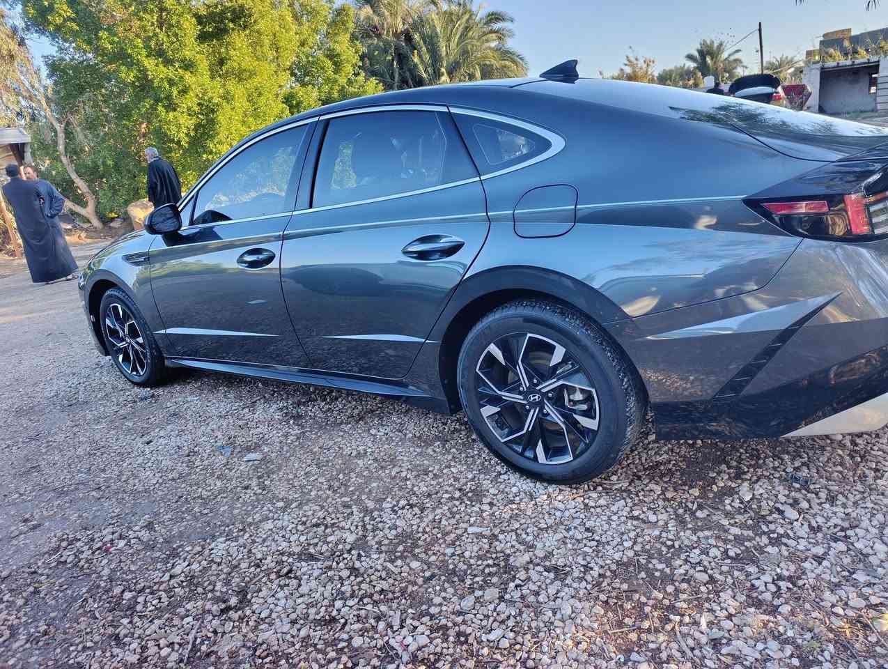 سلام عليكم
هونداي سوناتا موديل 2024 
بيع او مراوس 

دخول جديد مرقم قادسية  شهداء 

وكاله عامه بسم المشتري

 الضرر تبديل بنيد اصلي نفس لون بدون صبغ 

سيارة قطرة صبغ مابية

 بدون عابر شواصي سليمة لغود كفاله

 حجر صالنة بية  رادار 

تبريد ثلج 🥶

 موصفات 

نضام سبورت 

قيادة ذاتية 

رادارات 

وبعد بية هواي مواصفات 

 بصمة داخل ابيض ماشيه 28 

الـسعر188$ وبية مجال  

مكان السيارة الديوانية الحمزة الشرقي 

للأستفسار ***********
