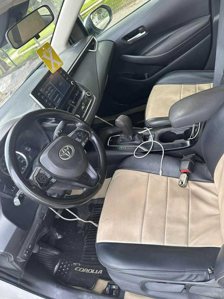 كورلا 20 وارد امريكي حادثها فقط تبديل جاملغ  امامي وبنيد بدون ايرباك 
بيها طخه بلهلال الخلفي يحتاج بارد على كد شبر 
موااصفات 1800 
السياره ماشيه 120الف  
Leمعروفه المواصفات 
رقم بغداد باسمي 
تبريد ثلاجه كامله مابيها نقص 
مكانها الصليخ الي تعجبه هلا بي السياره صارلها 3سنوات عندي 
سعرها 144 وبيها مجال للشراي ويدلل 
***********
