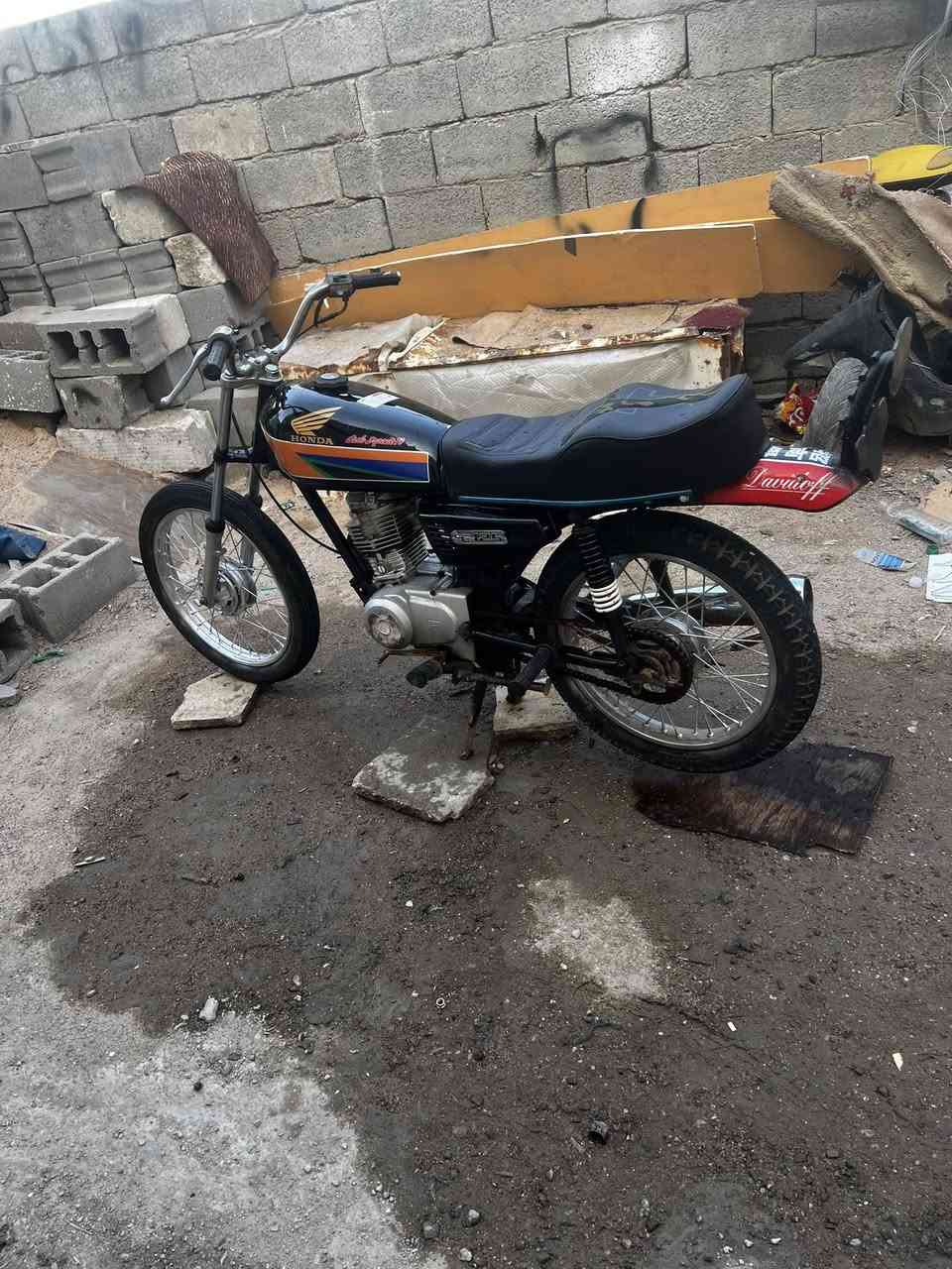 سلام عليكم ايراني للبيع سعر ٣٩٠ وبيهاًمجالً مكاني بصره الجزائر تواصل ***********
