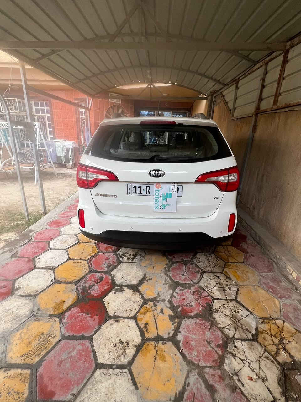 السياره سورنتوو وارد خليجي 7راكب 
رقم الانكليزي الجديد تحويل مباشر باسم المشتري
موديل ١٤  ٦سلندر مكفوله من الصبغ والضربه 
السياره على وضع الشركه رقم بغداد بصمه 
 بصمه تشغيل  بصمه ابواب 
كامرة خلفية كرسي كهربائي 
السياره برغي مامفتوح بيها  محرك 3500 
تبريد 3 قطع  
السياره جديده وبيه بعد مواصفات خير من الله
السعر 200 ورقه قفل من الاخير 
السيارة موجوده بكربلاء
 للاستفسار الاتصال على الرقم ***********
