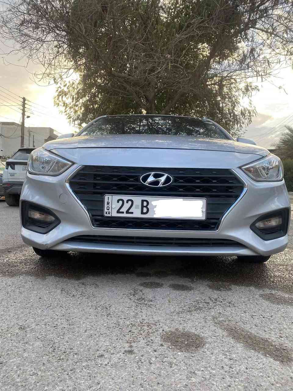 اكسنت 2019 خليجي
رقم اربيل بأسمي هزه جديده رقم انكليزي
شاشة اندرويد 
تحكم ستيرن جهتين 
قطعتين تبريد 
تخم تاير جديد 
باتري جديد 
صدر بلاد مال الشركة 
مكينه 1600 دوش ع وضع الشركة
كير at شركة 
بيها صبغ جاملغ امامي ايسر بدون دواخل 
السعر 118 
مكاني بغداد حي الجهاد 
***********
