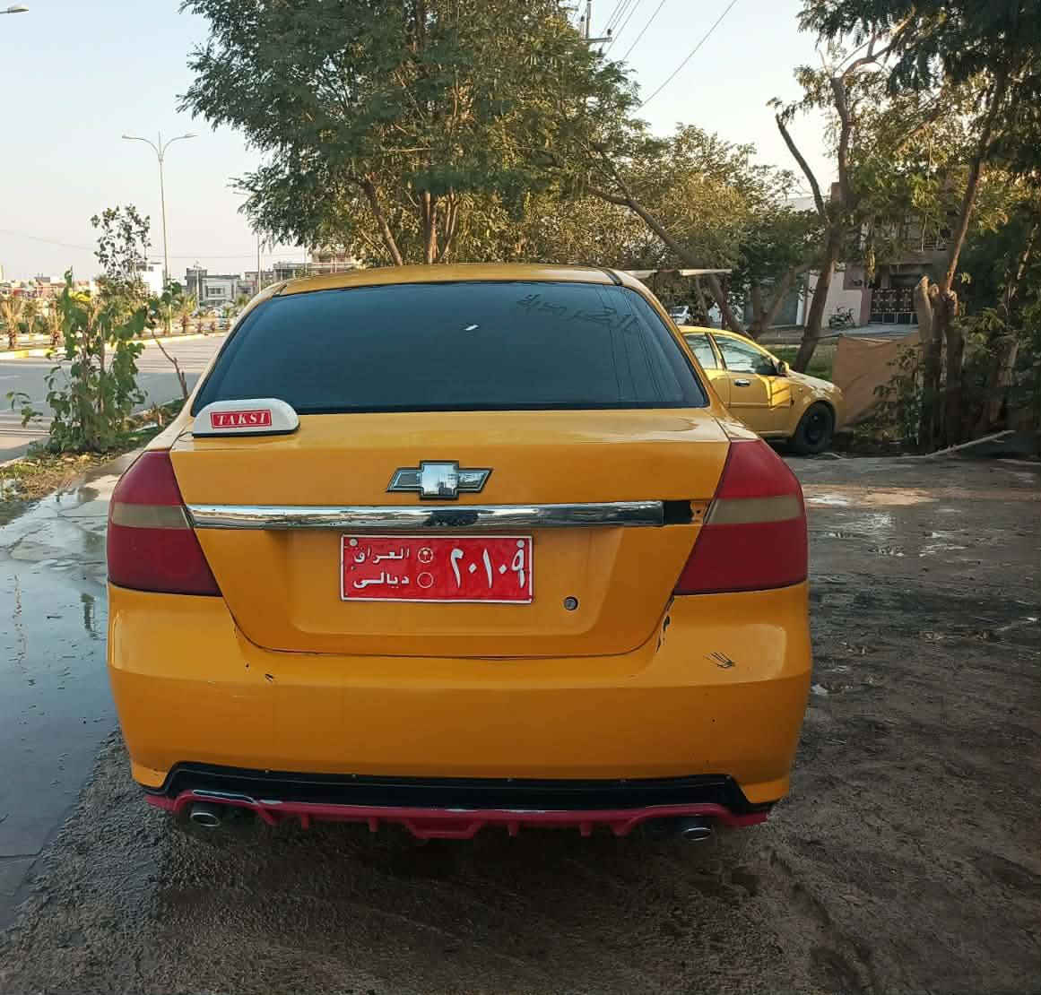 ئەڤیۆ 2009 
گێڕ تۆماتیک
سەنەوی ئەسڵی هەیە
لێداراو زەربە و مەعجونی نیە
تەبرید ئیش ئەکا
کارەبایی هەمووی ئیش ئەکا
گێڕ و مەکینەی یارسە
گێڕ و مەکینەی پەکە سەرف و بوخاری نیە
سەیارەیەکی پاک و بێمەسرەفە
سعری 32 گــەڵا
شوێن.....کــــەلار
*********** كالار, السليمانية
