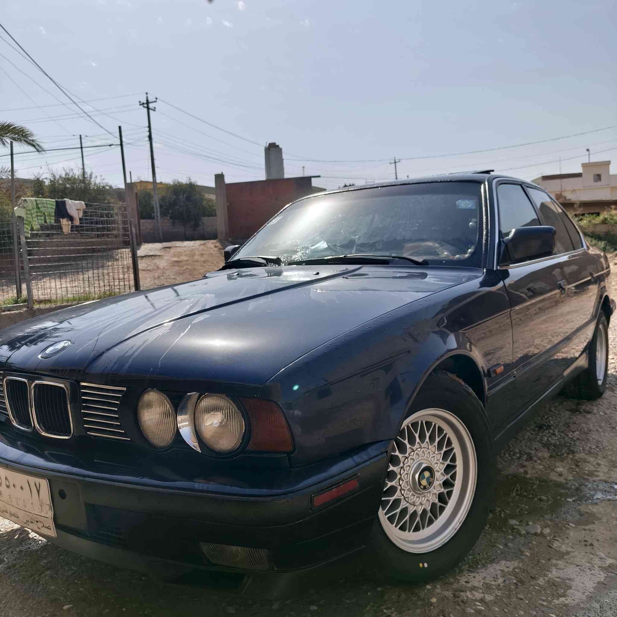 السلام عليكم 
بي ام 525 موديل 1991 رقم صلاح الدين شرط الوكاله وتحويل سياره جاهزه وحلوه كير محرك صدر تواير كله جديد تبريد ثلج تدفئه نار كهربائيات كلها شغاله والباقي شوف العين 
للبيع او مراوس ***********
