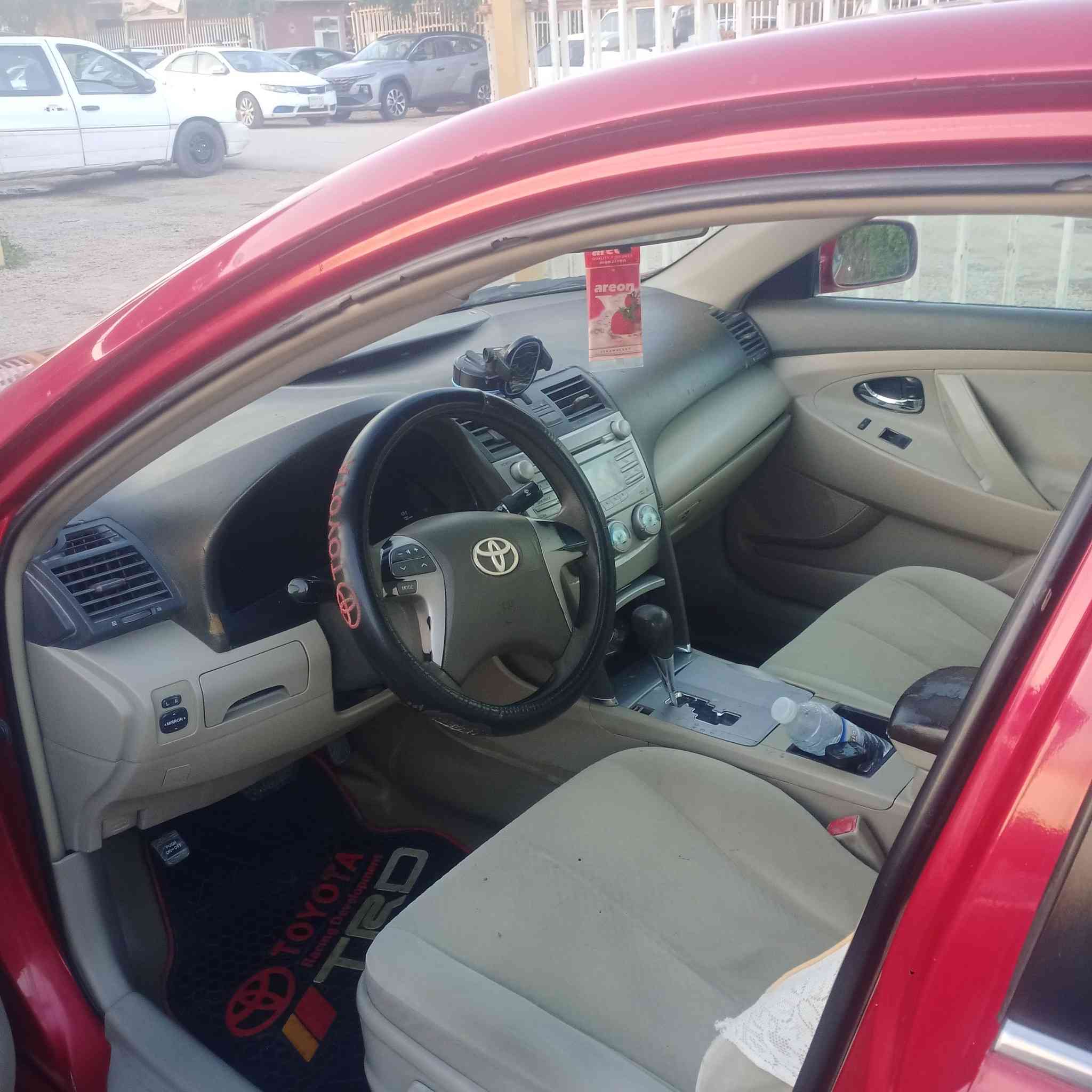 السلام عليكم كامري موديل 2007 بيه 3 قطع صبغ بدون داخل رقم بابل الدولي السعر 98وبيه مجال الاستفسار ***********
