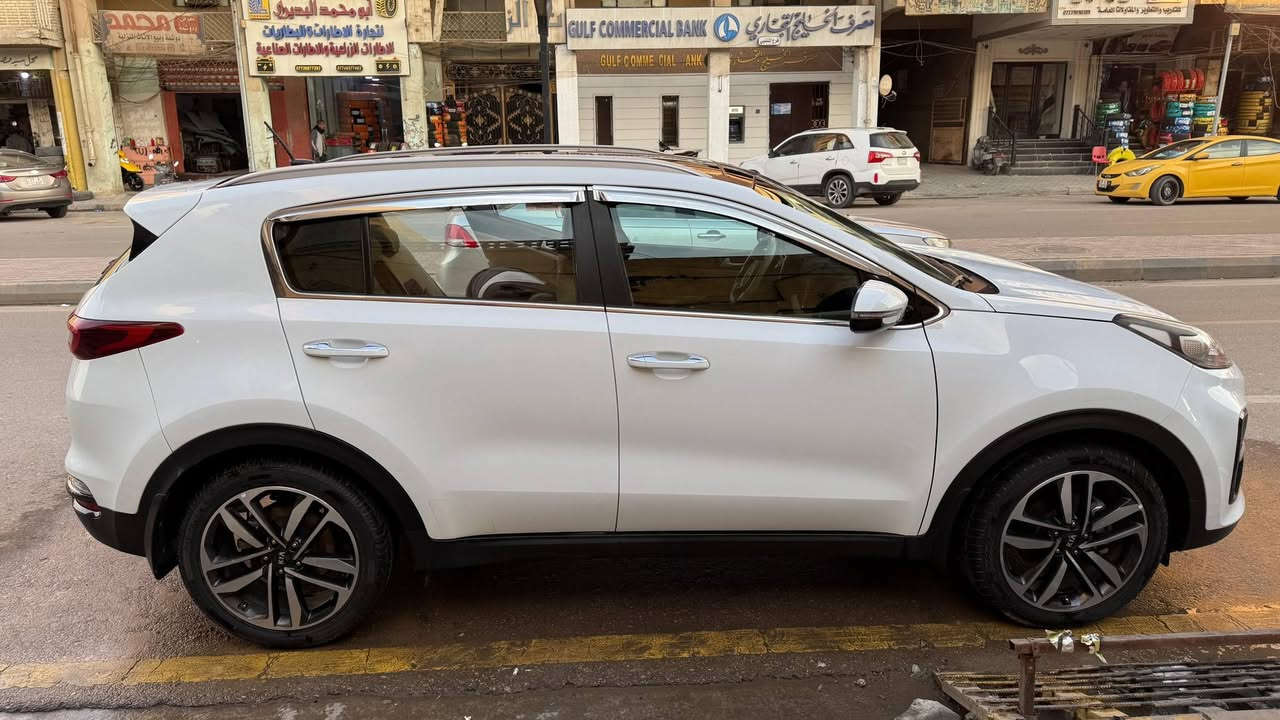 السلام عليكم كيا سبورتج 2020 العنوان كوت عباسيه   السعر 185السونار واضح ***********
