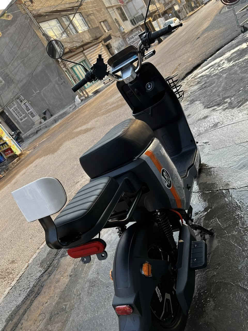 السلام عليكم
للبيع دراجه ريان A8L
الدراجه نظيفه جداً ماشيه 900 كيلو 
6 باتريات 32 امبير الكبار 
ملف 1500 
2 سويج 
2 بصمه 
مثبت هاتف وشاحن 
دبل اشاره 
الدراجه تمشيك 60 كيلو حقيقي 
وسرعتهه 70 حقيقي 
السعر 700 وبيهه مجال 
للاستفسار الاتصال 
***********
