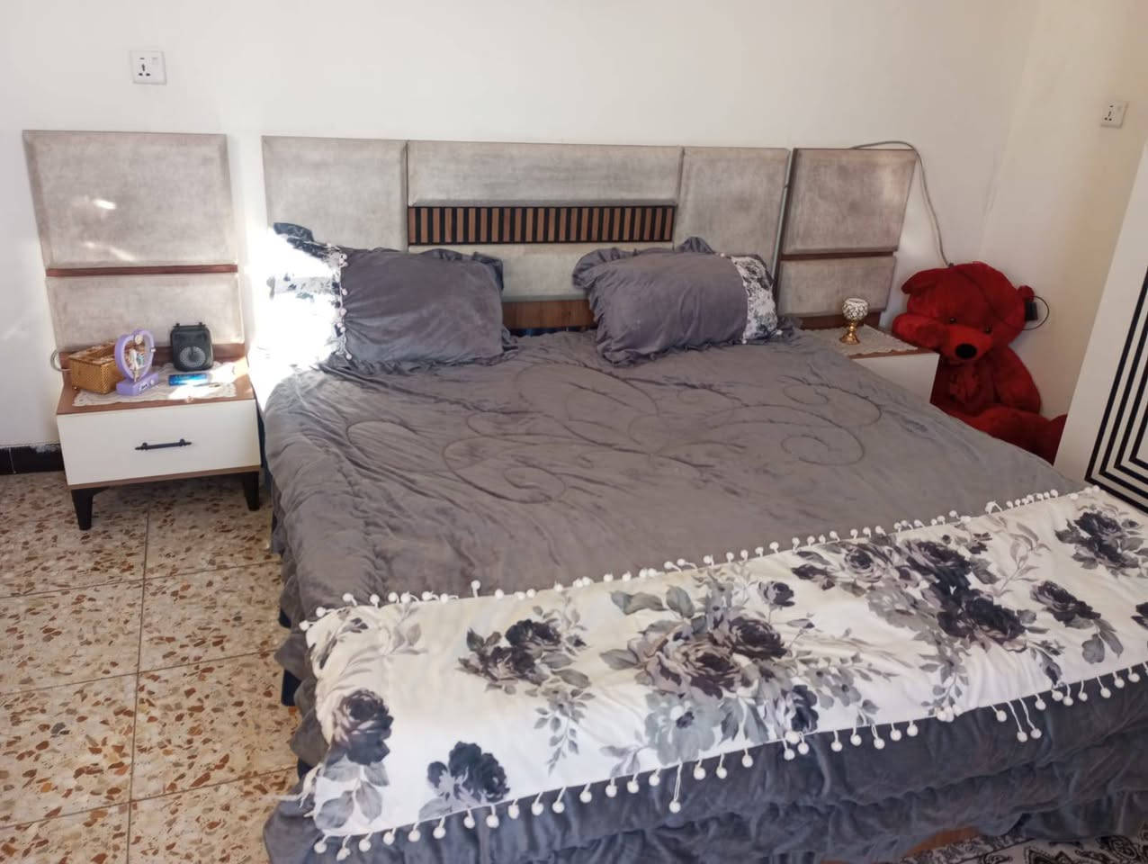 السلام عليكم غرفه تركيه 6قطع نظيفه فول استخدام قليل مكان بغداد مدينة الصدر ***********
