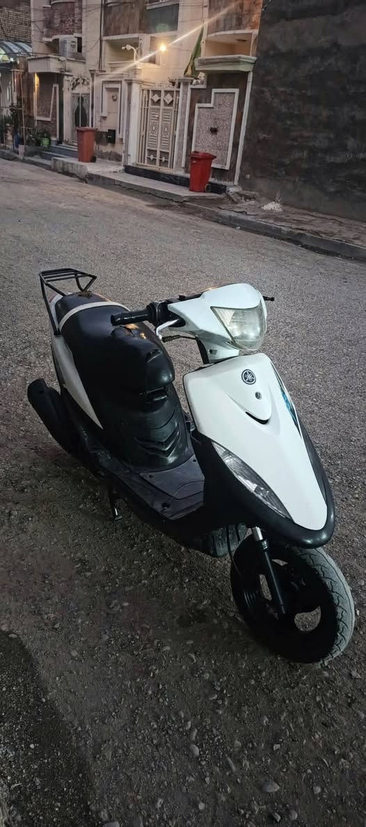 السلام عليكم ماكس عدلة بلادية بوشة 49 خرسة معدل رهيب تايرات جدد كابريتر شرط بلادي  اوراق كاملة وابيعلك من باب البيت ب575 وبيها مجال *********** مكاني البلديات 

الدراجة دينار متصرف عليها كلها جاهزة وبالعافية عالياخذها
