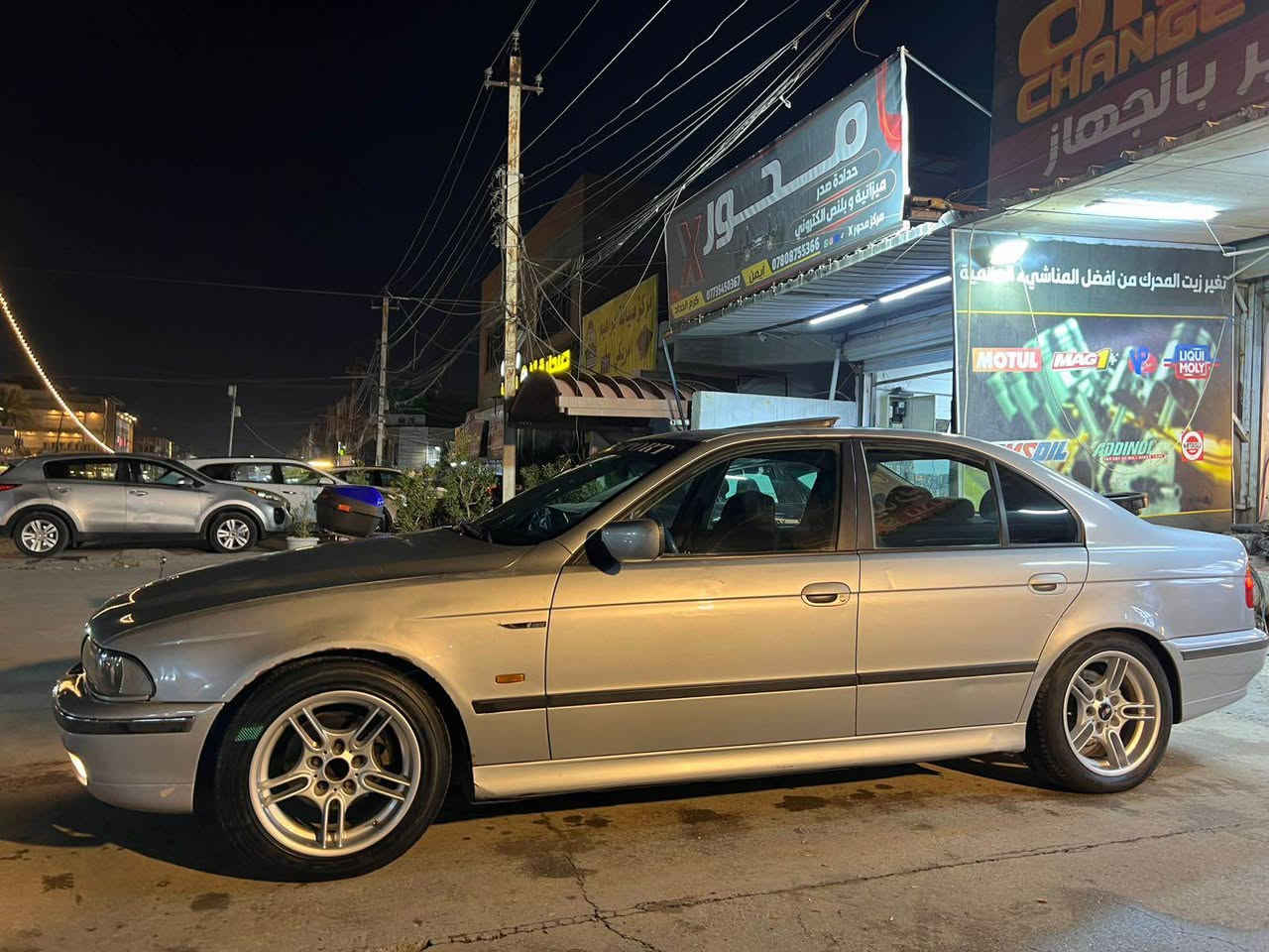 السلام عليكم 
بي ام صقر موديل 2000
528 
فول مواصفات 
كير ومحرك جدد
تبريد شغال 
بدون حادث 
صبغ 4 قطع 
غرفة جداً نظيفة
كهربائيات كلهة شغالة 
كشنات تدفئة شغال 
نقصهة اي بي اس فقط 
رقم بغداد الدولي هزة وسنوية جدد السعر ٩٠ الاتصال ‭٠٧٨٩ ٠٨٣ ٩٨٩١‬ مكاانها بغداد العامريه بغداد, العراق
