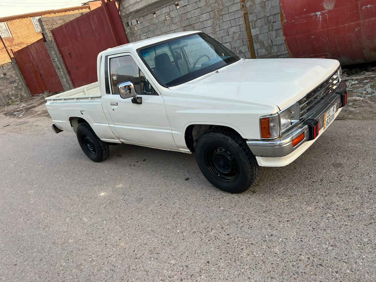 السلام عليكم 
بيكم تيوتا موديل ١٩٨٨ رقم بغداد انكليزي بسمي وهزه جديده سنويه لغايه ٣٠ مكينه كروسيده خمسه كير محرك وكير واكسل كفاله صدر امامي وخلفي جديد بريك اربع وياله كله جديد تخم تاير جديد تخم كهربائيات جديد سياره معمره جديد وصبغ عام
السعر ٤٥ وبيهه مجال
مكان السياره بغداد
الاتصال على الرقم
***********
***********
