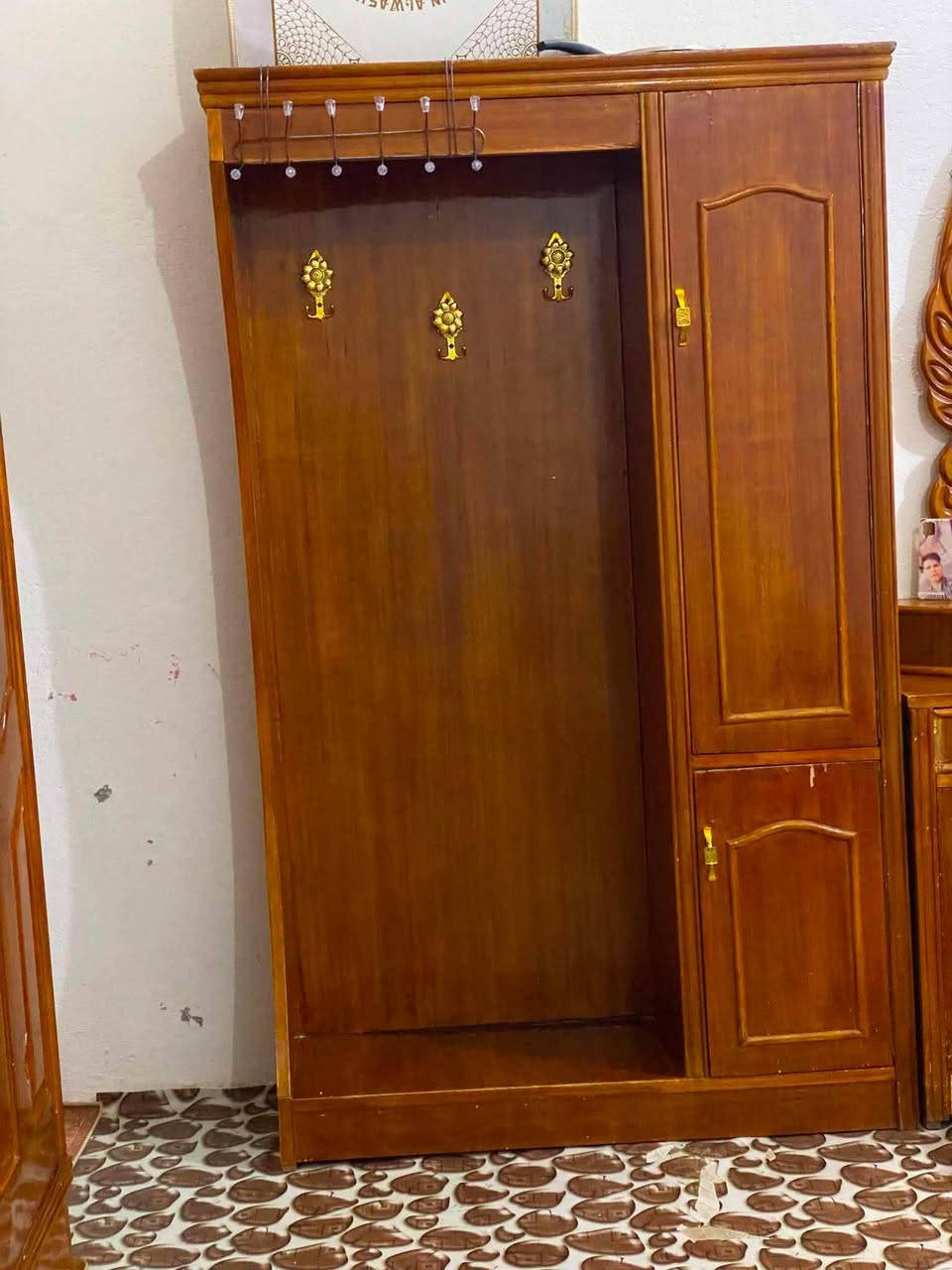 غرفة اخشاب كامله للبيع السعر 600
المكان حي الغدير قرب المستشفى اللبناني
رقم الهاتف ***********
