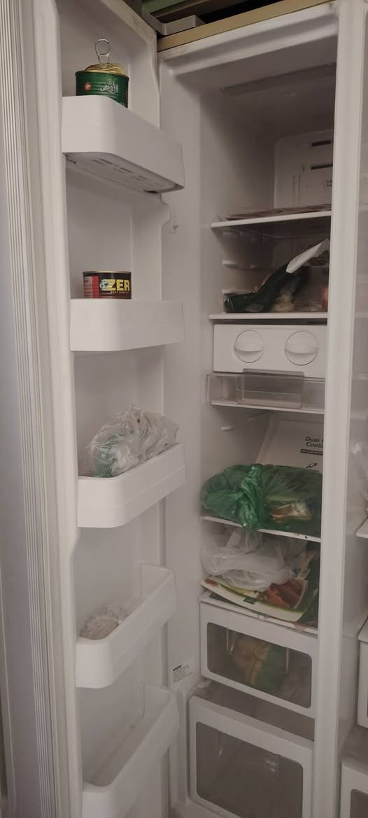 للبيع ثلاجة هيتاشي ٢٦ قدم بابين استعمال قليل وكالة احمد العبيدي
للتواصل ***********
