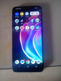 اسمة vivo V 21جهاز  غني عن التعريف مساحته 128GB عشوائيه 8GB جهاز بيه ك...