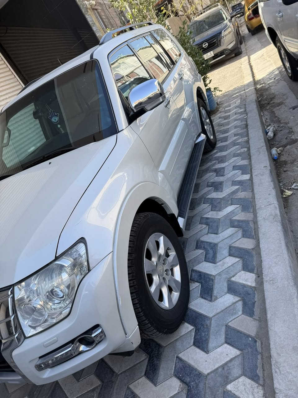 باجيرو حبتور 2014 مكينه 3500
بيها ربع البنيد صبغ وبارد شبر بخشم الجاملغ 

مكينه كير تبريد مكفولات تخم تاير بلادي جديد

السيارة كلش نظيفه ومعتني بيها على ايدي حتى بيها عازل حراري بالجام وجاهزة من كلشي مابيها مصرف ربع دينار 

ماشيه 140 الف

مكان السيارة بغداد الكرادة

***********

السعر 175 ورقه
