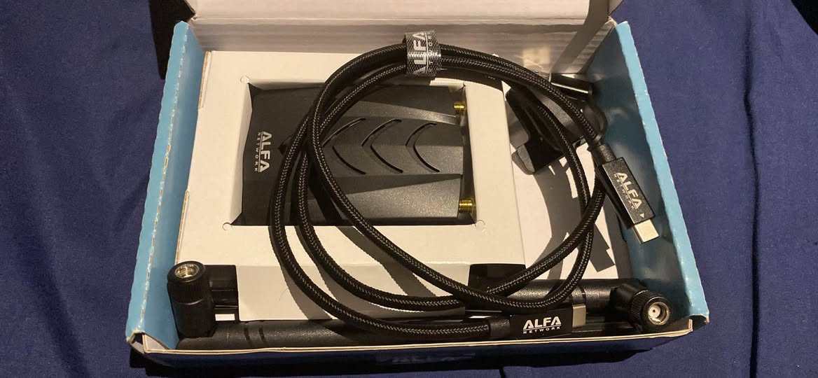 Wifi 6e  adapter alfa  
 واي فاي الفا مستعمل جدا قليل بغداد, العراق


**إذا كنت صاحب هذا الإعلان وتريد حذفه لأي سبب، رجاءا أرسل رسالة إلى الدعم الفني**